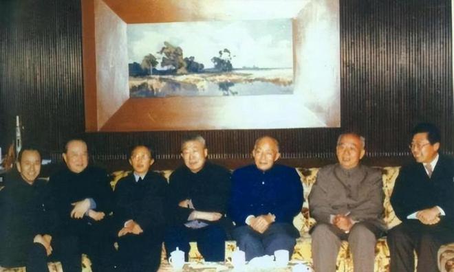爱游戏官网他曾任上海副市长85年代替刘复之的职务后出任海南省一把手(图4)